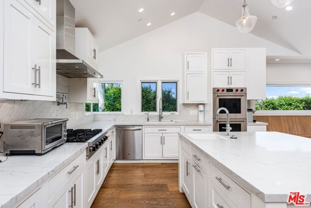 19621 Wells Drive, Tarzana (los Angeles), CA 91356