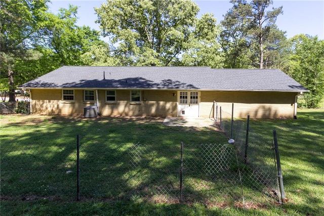3720 Sunny Hill Drive, Loganville, GA 30052