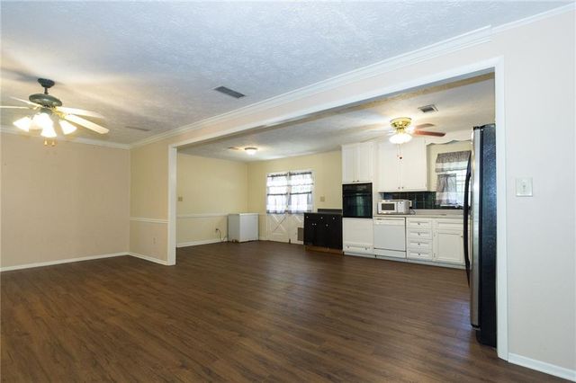 3720 Sunny Hill Drive, Loganville, GA 30052
