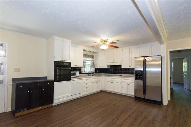 3720 Sunny Hill Drive, Loganville, GA 30052