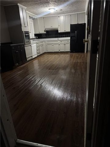 3720 Sunny Hill Drive, Loganville, GA 30052
