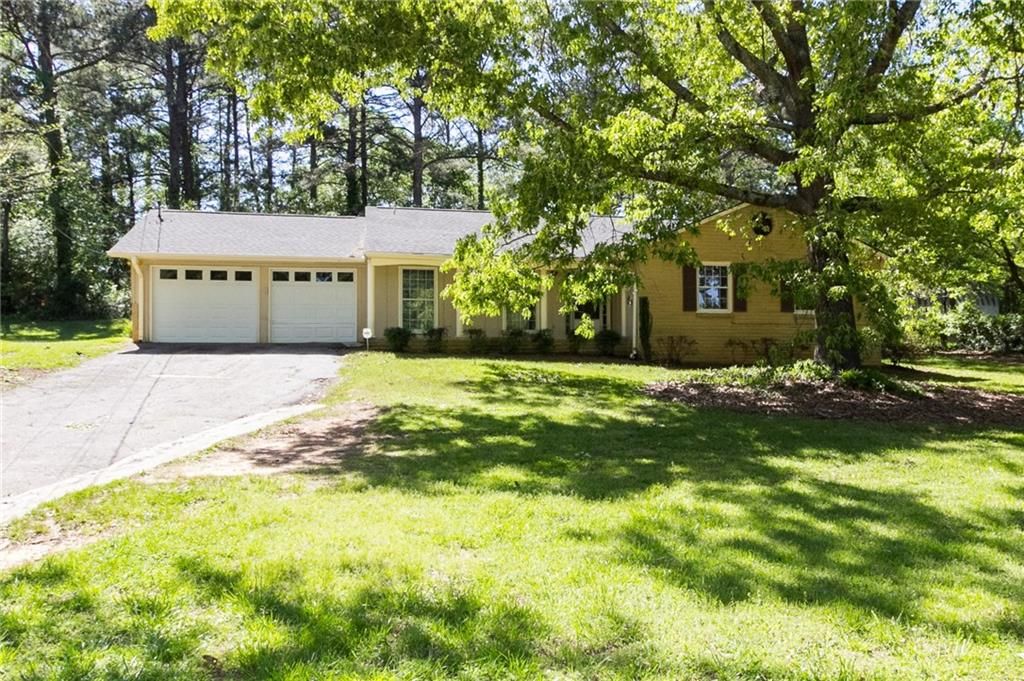 3720 Sunny Hill Drive, Loganville, GA 30052