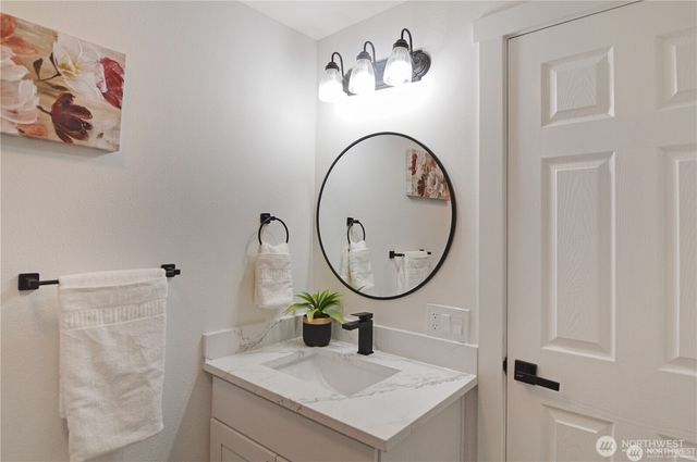 15425 25th Avenue E, Tacoma, WA 98445