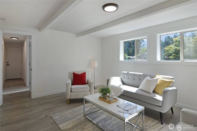 15425 25th Avenue E, Tacoma, WA 98445