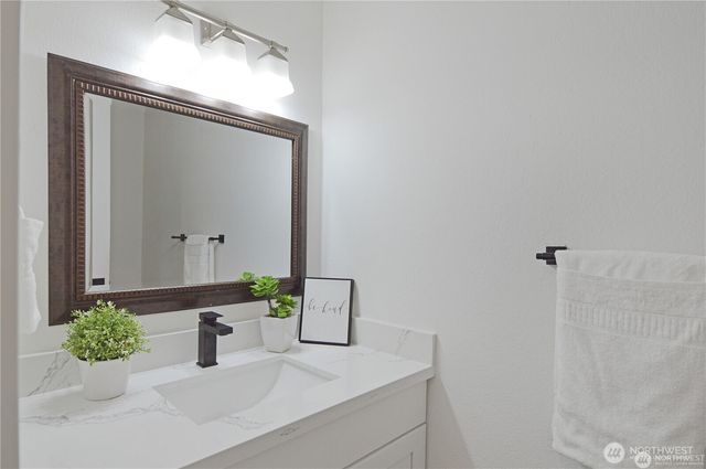 15425 25th Avenue E, Tacoma, WA 98445