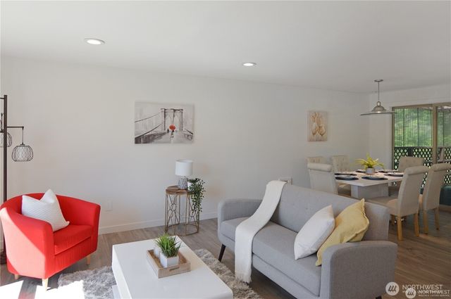 15425 25th Avenue E, Tacoma, WA 98445