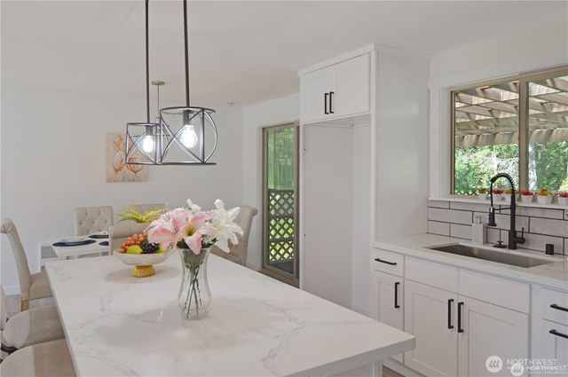 15425 25th Avenue E, Tacoma, WA 98445