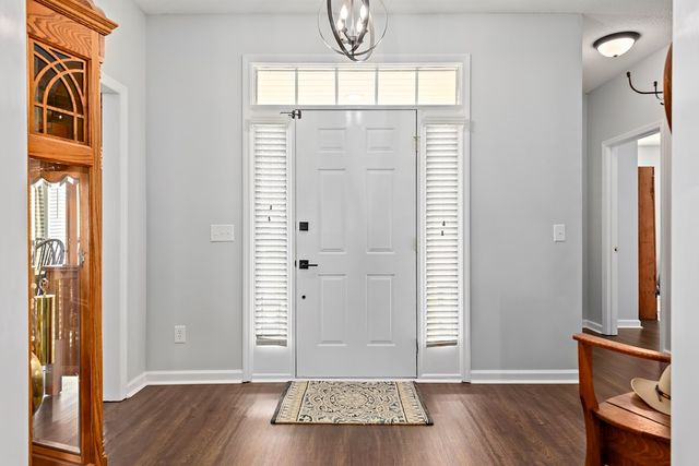 118 Huntington Dr, Headland, AL 36345