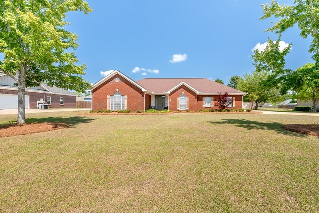 118 Huntington Dr, Headland, AL 36345