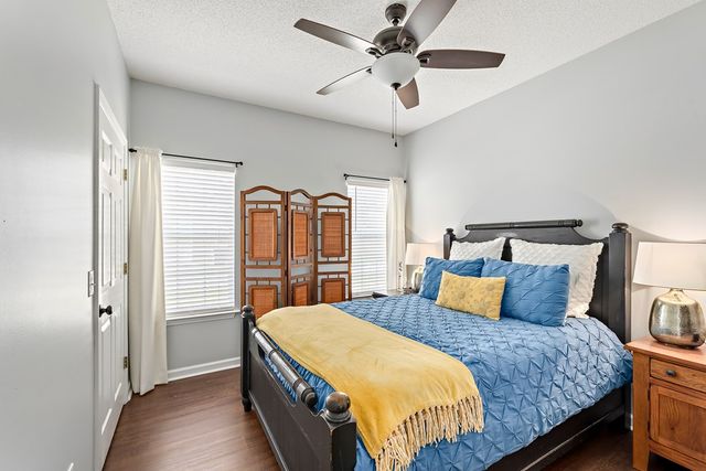 118 Huntington Dr, Headland, AL 36345