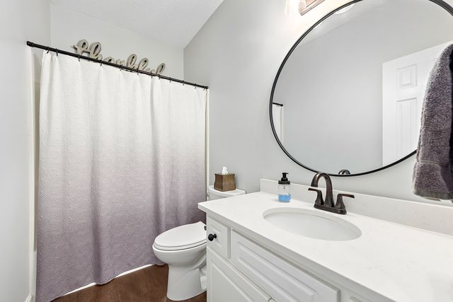 118 Huntington Dr, Headland, AL 36345