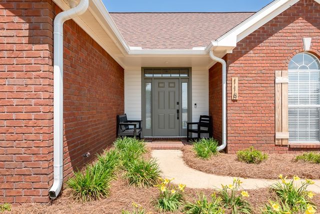 118 Huntington Dr, Headland, AL 36345