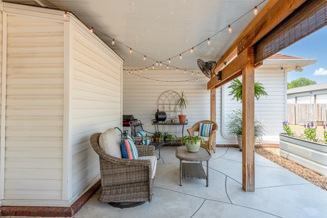 118 Huntington Dr, Headland, AL 36345