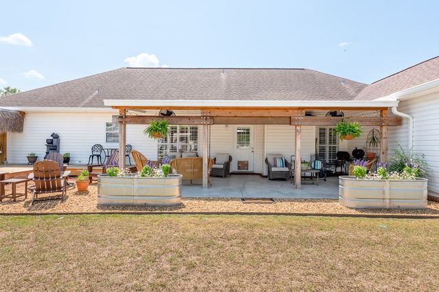 118 Huntington Dr, Headland, AL 36345