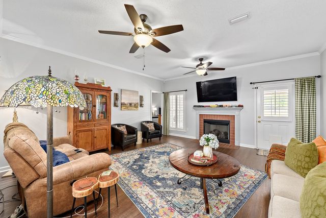 118 Huntington Dr, Headland, AL 36345
