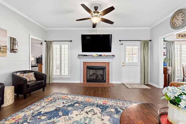 118 Huntington Dr, Headland, AL 36345