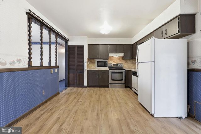 10 ALBERTS AVE, Sicklerville, NJ 08081