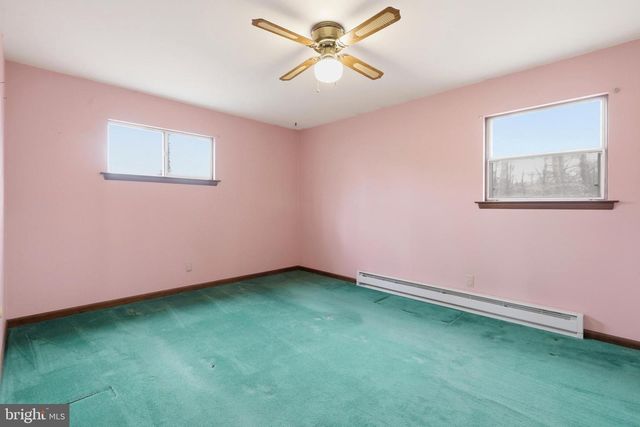 10 ALBERTS AVE, Sicklerville, NJ 08081