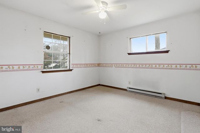 10 ALBERTS AVE, Sicklerville, NJ 08081