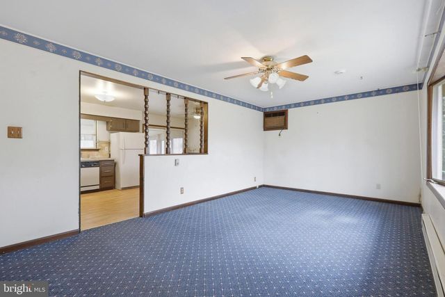 10 ALBERTS AVE, Sicklerville, NJ 08081