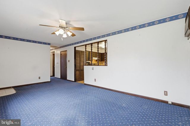 10 ALBERTS AVE, Sicklerville, NJ 08081