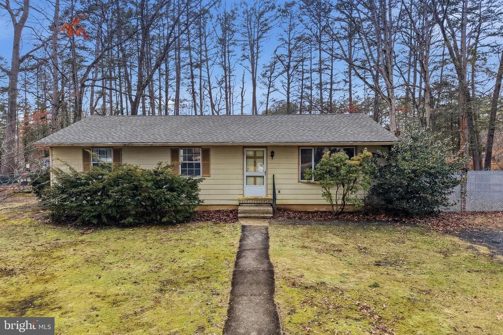 10 ALBERTS AVE, Sicklerville, NJ 08081