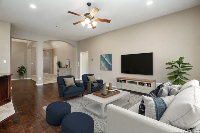 2125 Pioneer, Seguin, TX 78155