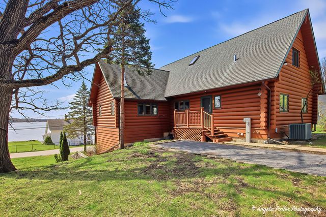 23278 W Lake Shore Drive, Antioch, IL 60002
