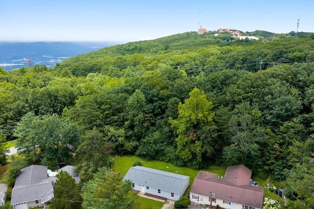 51 Krupski Loop, Lookout Mountain, GA 30750