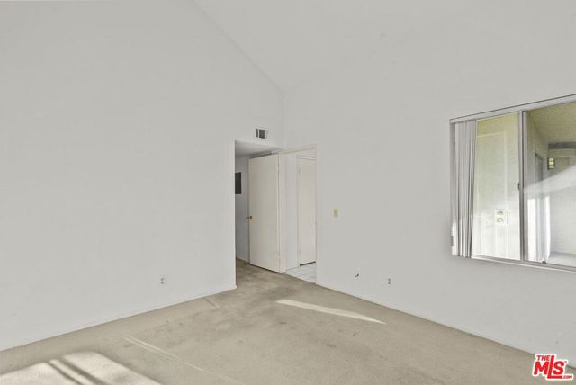 21302 Nandina Lane 202, Newhall, CA 91321