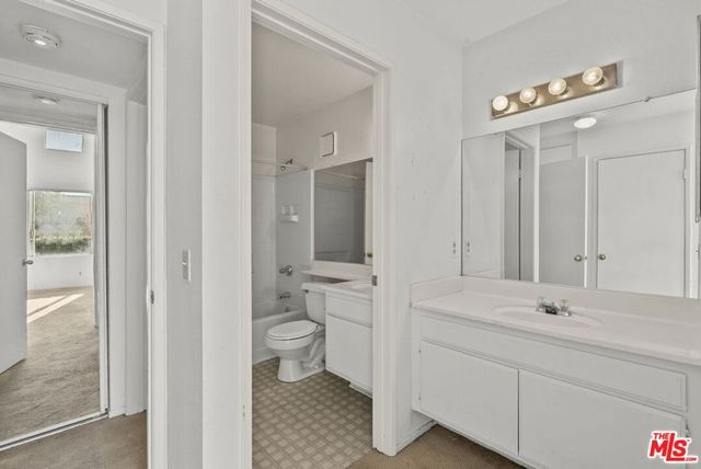 21302 Nandina Lane 202, Newhall, CA 91321