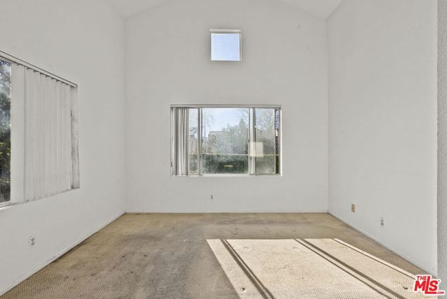 21302 Nandina Lane 202, Newhall, CA 91321