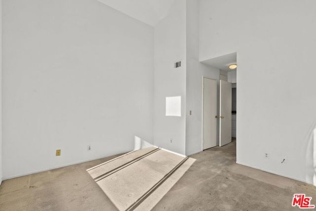 21302 Nandina Lane 202, Newhall, CA 91321