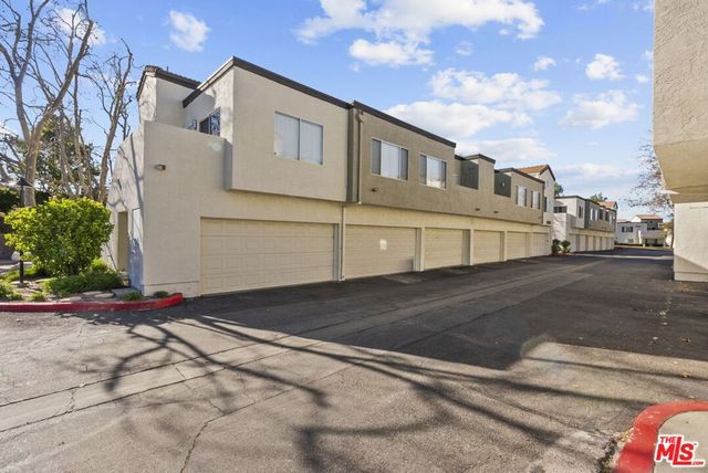 21302 Nandina Lane 202, Newhall, CA 91321