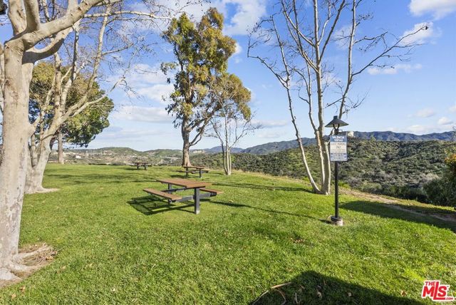 21302 Nandina Lane 202, Newhall, CA 91321