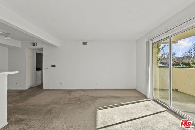 21302 Nandina Lane 202, Newhall, CA 91321