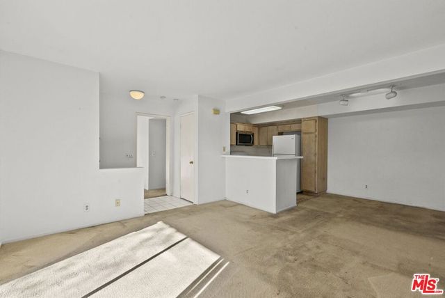 21302 Nandina Lane 202, Newhall, CA 91321