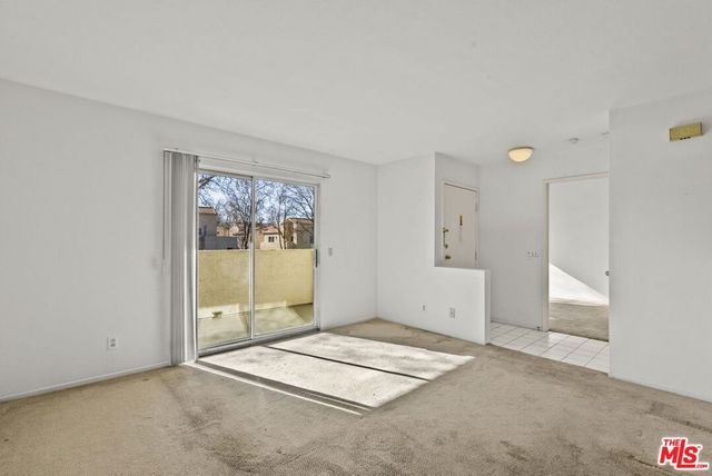 21302 Nandina Lane 202, Newhall, CA 91321