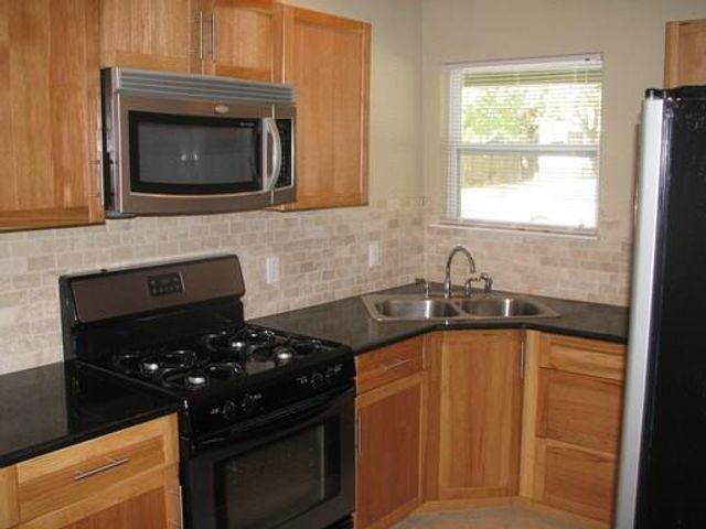 907 W 30th ST B, Austin, TX 78705