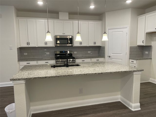 124 Peach Orchard Lane, Euless, TX 76040