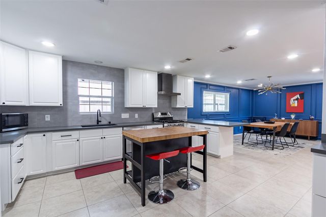 1230 Wisterwood Drive, Houston, TX 77043