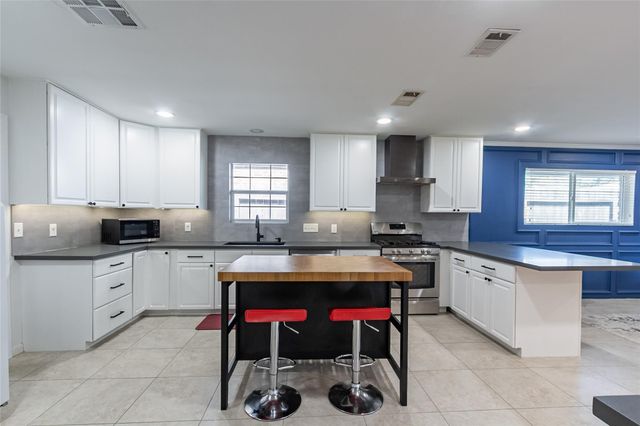 1230 Wisterwood Drive, Houston, TX 77043