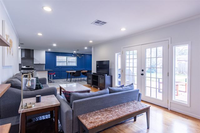 1230 Wisterwood Drive, Houston, TX 77043