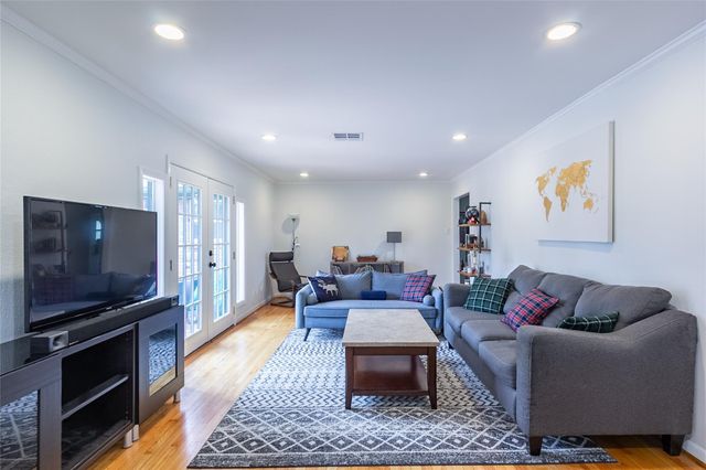 1230 Wisterwood Drive, Houston, TX 77043