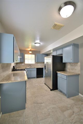 8904 Ledge Street, Houston, TX 77075