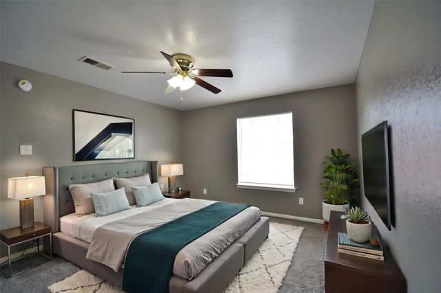 8904 Ledge Street, Houston, TX 77075