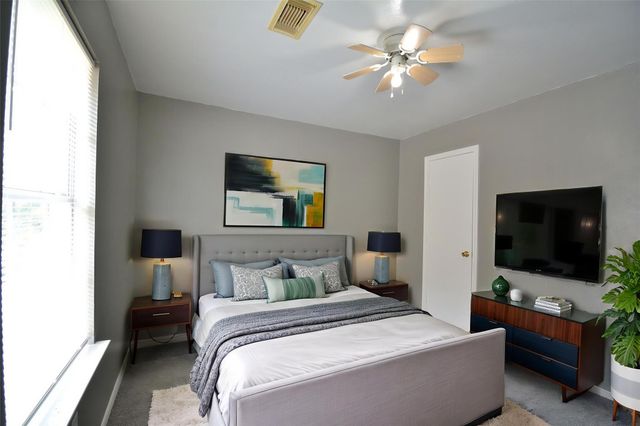 8904 Ledge Street, Houston, TX 77075