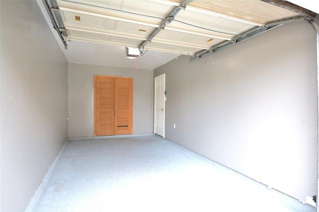 8904 Ledge Street, Houston, TX 77075