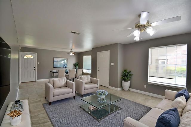 8904 Ledge Street, Houston, TX 77075