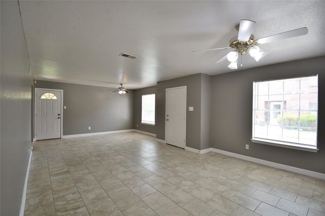 8904 Ledge Street, Houston, TX 77075